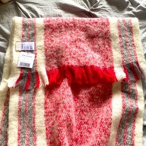 Free people womens Red white and grey scarf one size never worn NWT